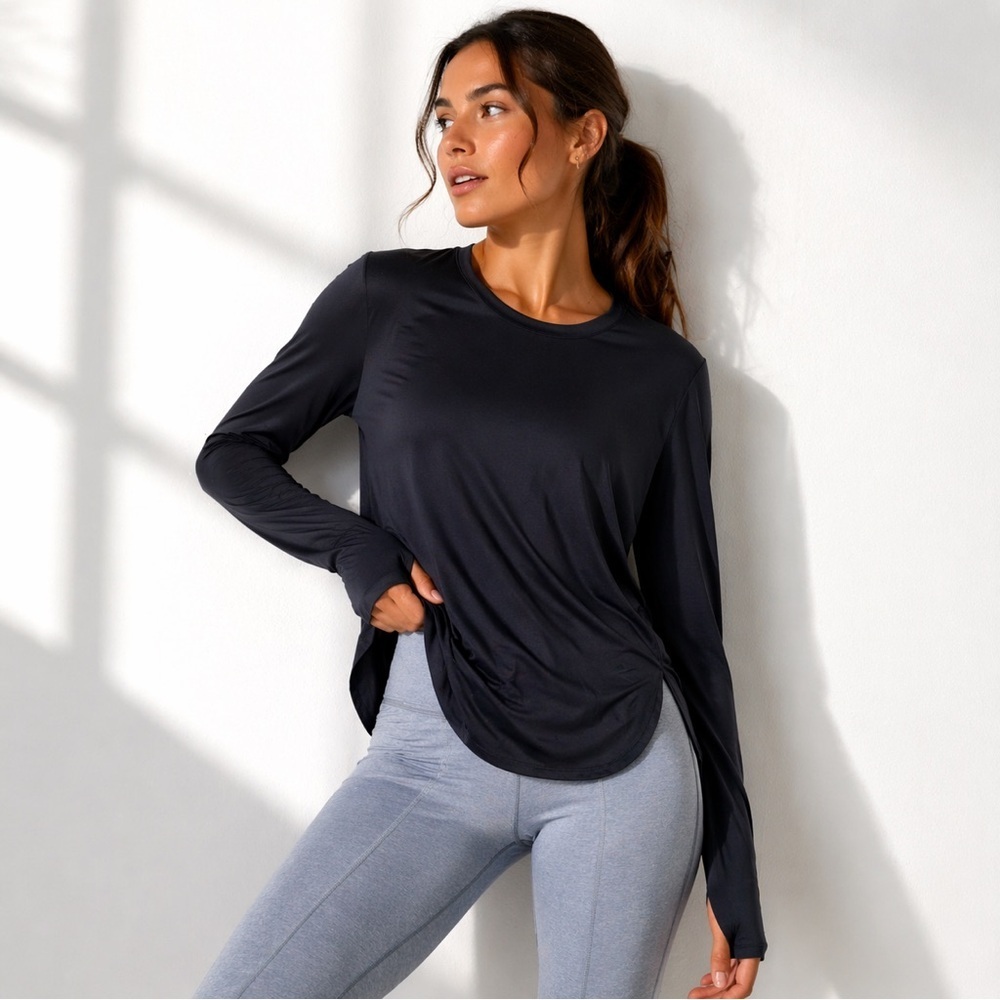 Athleta Black Long Sleeve Nylon/Spandex Tee Sz Medium Quick Dry Gym Casual Sport